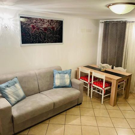 Casa Dei Fiori 2 Apartman Somma Lombardo Kültér fotó
